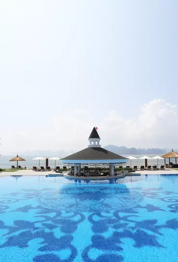 Pool Bar